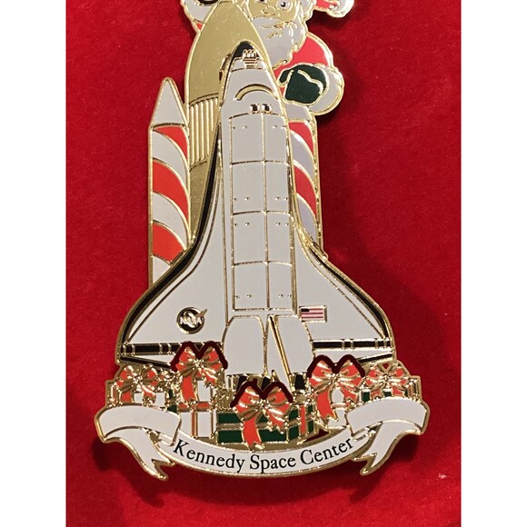 Kennedy Space Center 2009 Santa Shuttle Launch Christmas Ornament Brass Boxed - Picture 6 of 11